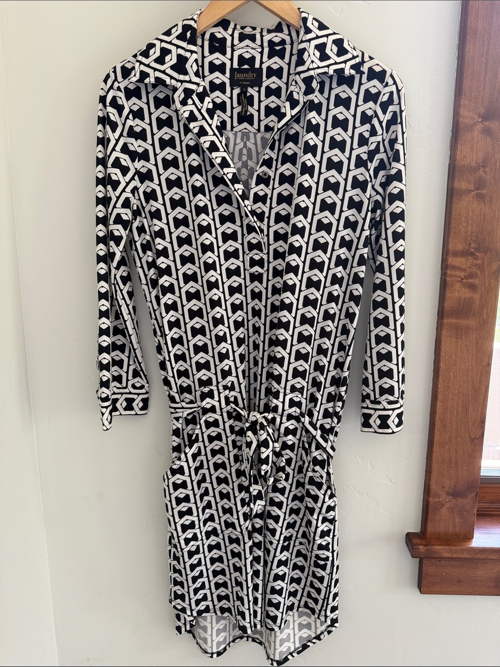 Laundry By Shelli Segal Black and White Geometric Tie-Waist Shirtdress